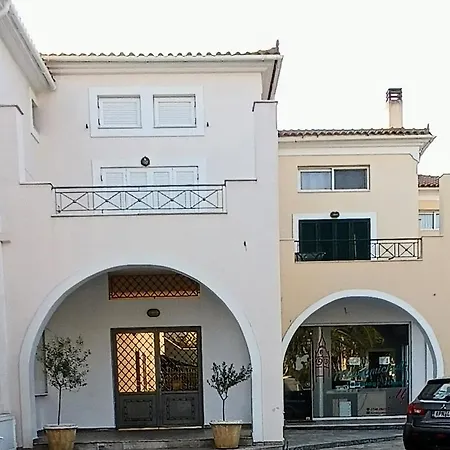 Port Luxury Ermioni