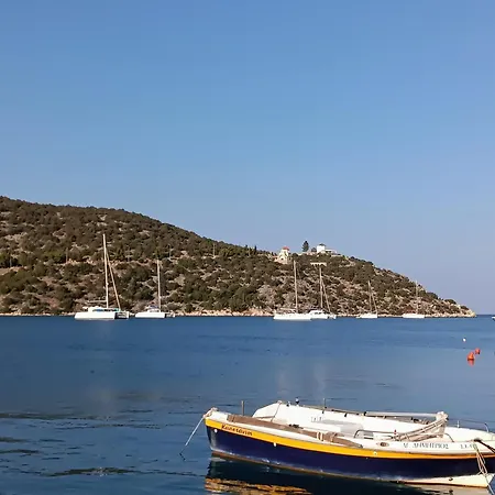 Port Luxury Ermioni