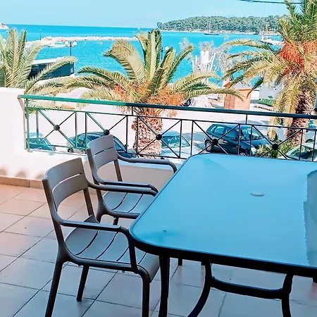 Port Luxury Apartment *