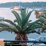 Port Luxury Ermioni