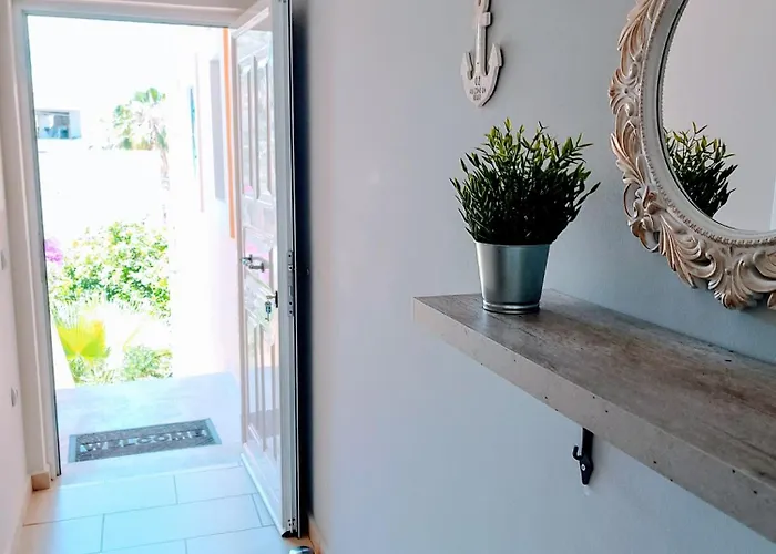 Port Luxury 公寓 埃尔米奥尼